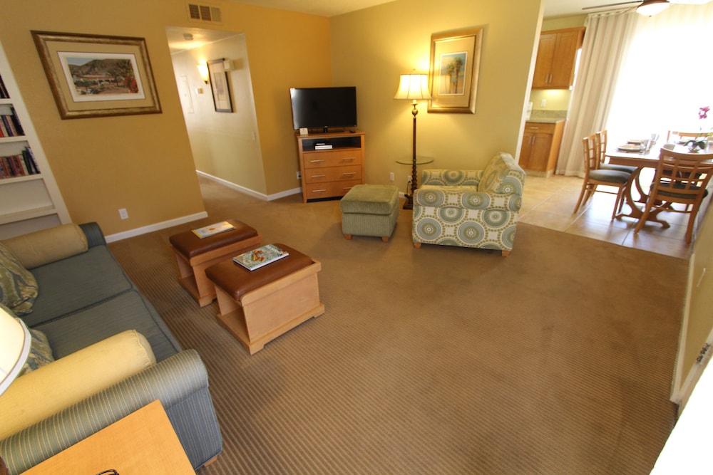 Desert Vacation Villas 19/27