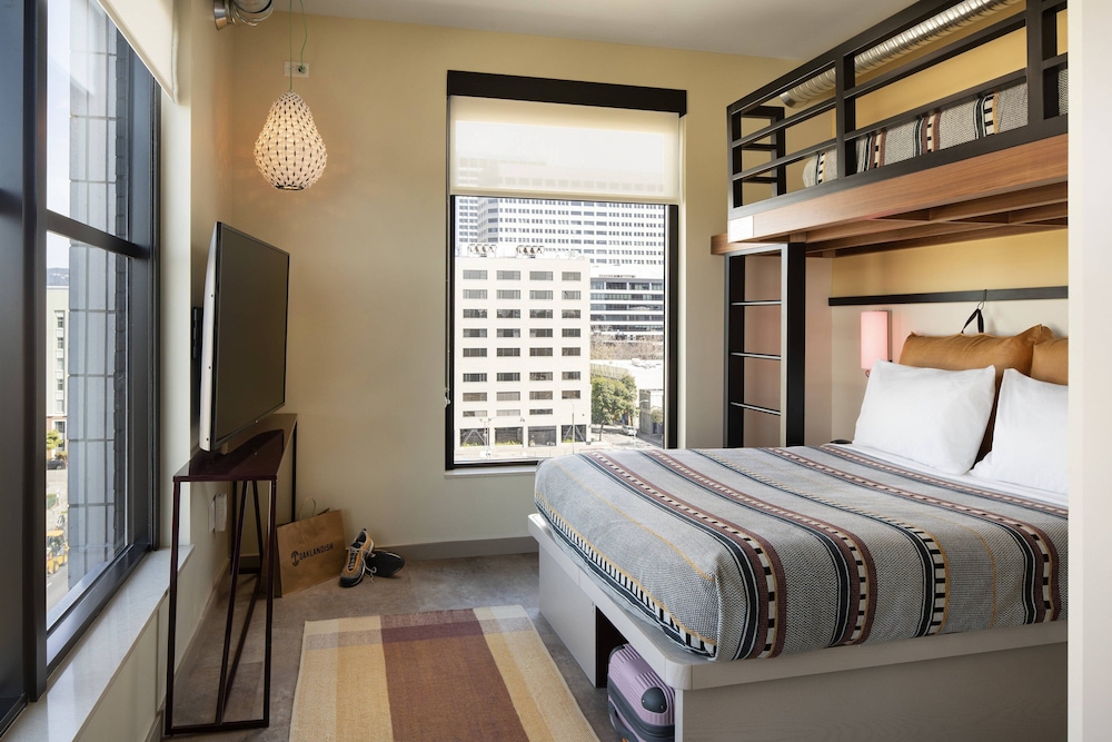 Moxy Oakland Downtown 9/44