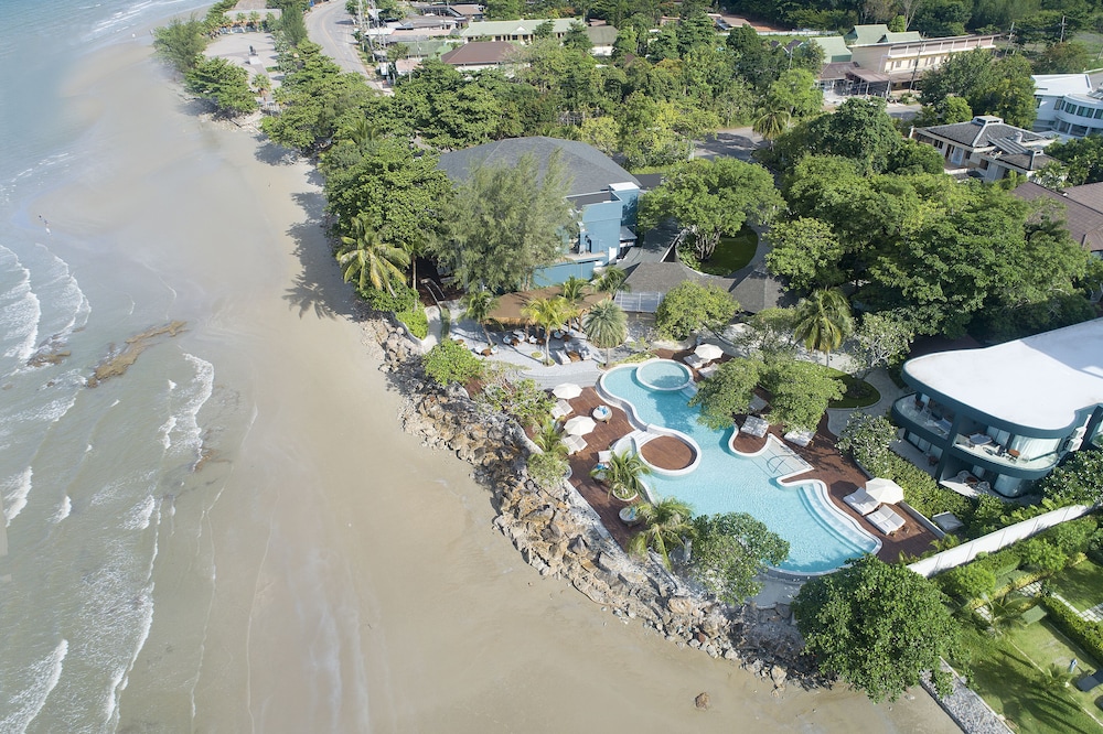 Mercure Rayong Lomtalay Villas and Resort 37/46