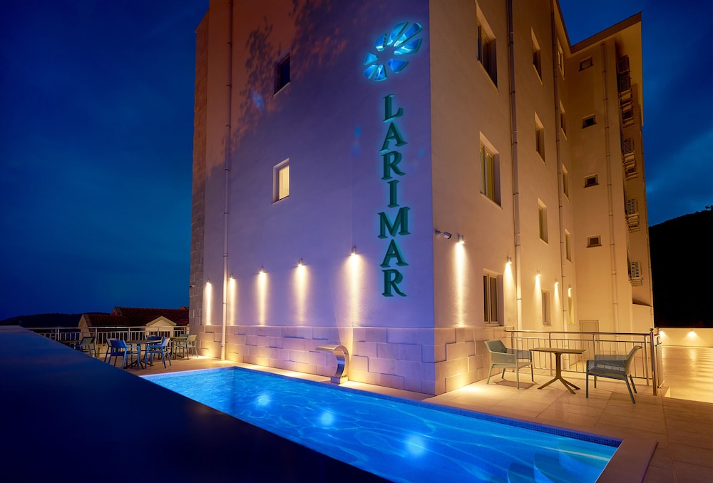 Hotel Larimar 19/50