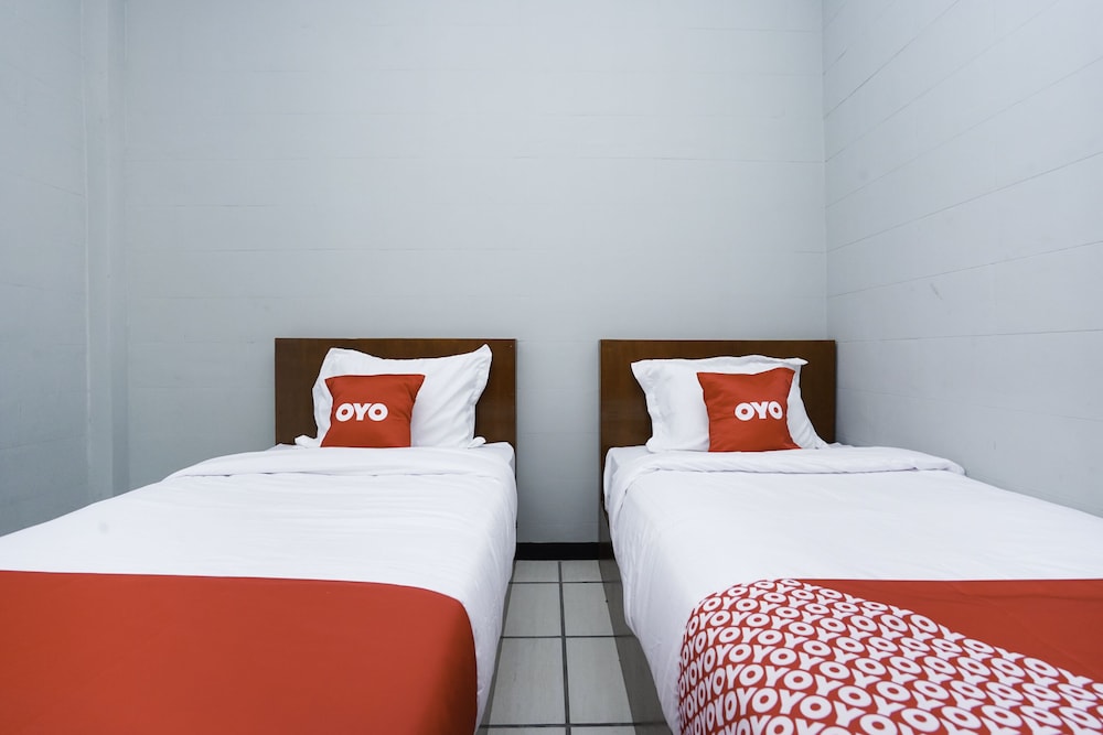 OYO 2493 Lotus Hotel Syariah 22/39