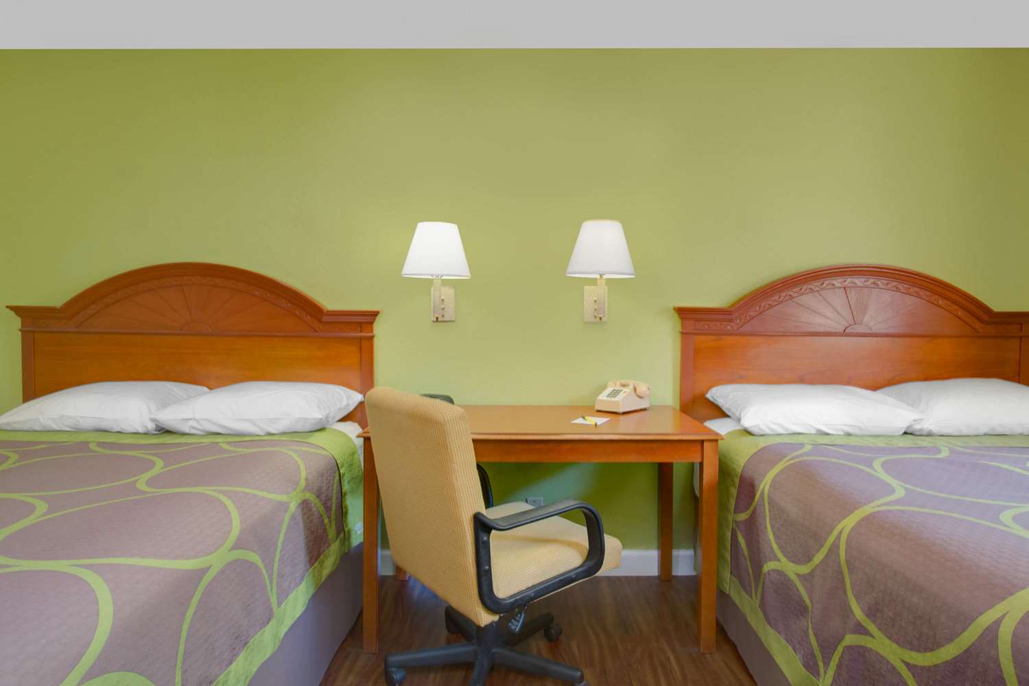 Super 8 by Wyndham Gainesville I-75 Hospital/University Area 12/25