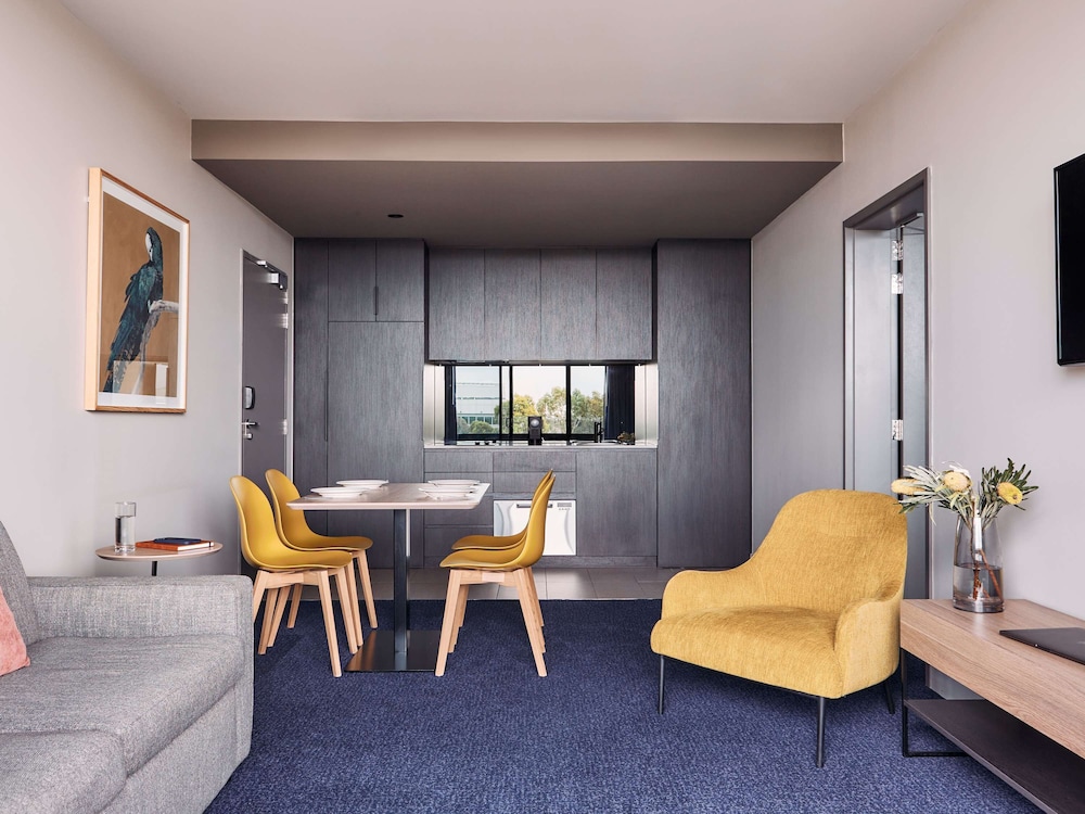 Mantra Melbourne Epping 32/58