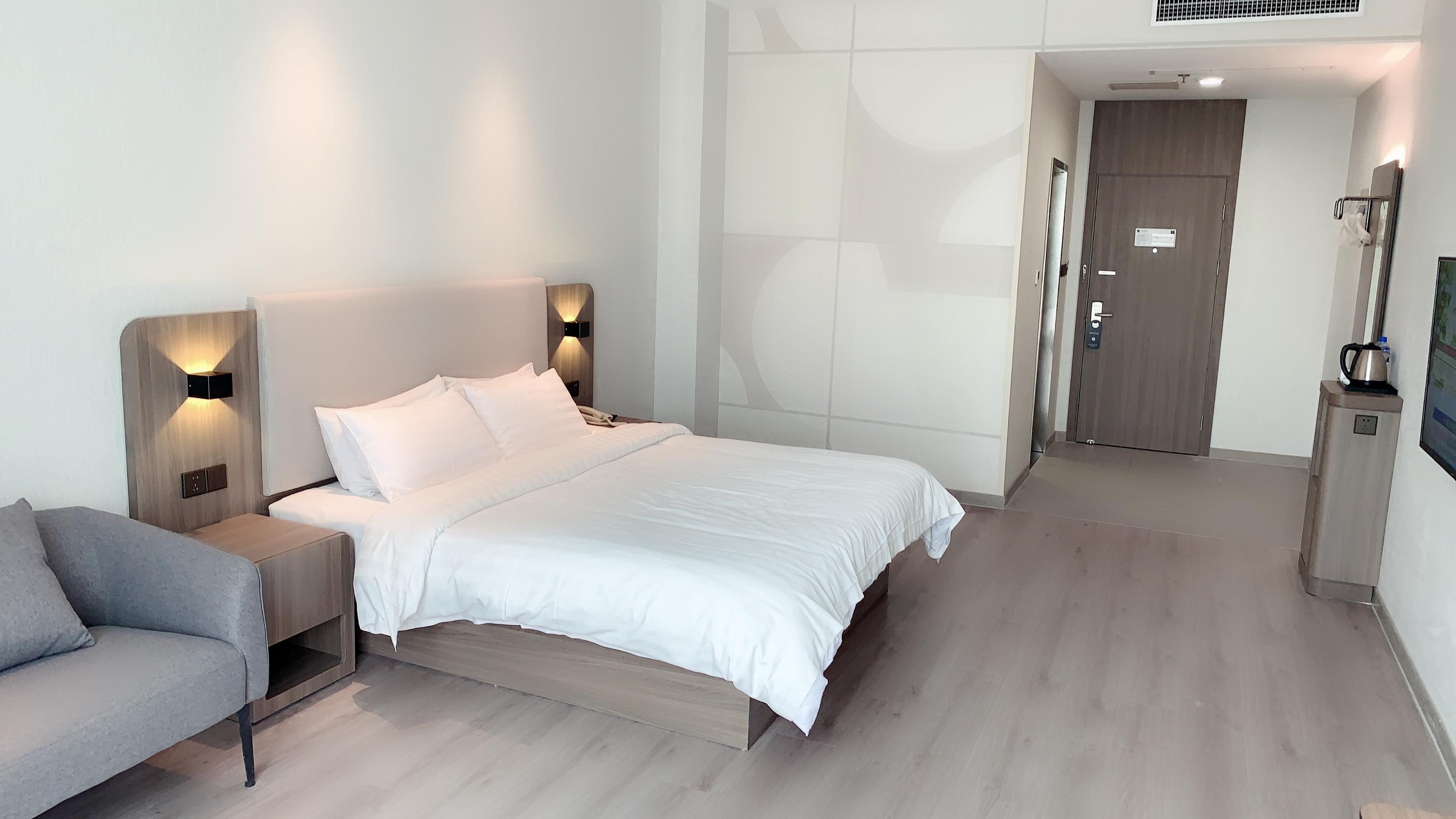 HanTing Hotel (Tongxiang Xiaochang East Road) 9/21