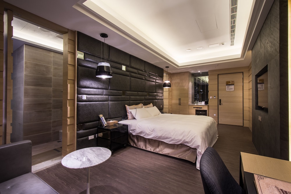 Uher Luxury Resort Hotel 12/50