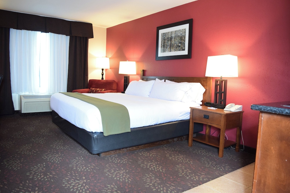 Holiday Inn Express Hocking Hills Logan 32/72