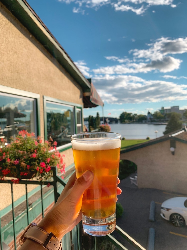 Gananoque Inn Spa 32/66