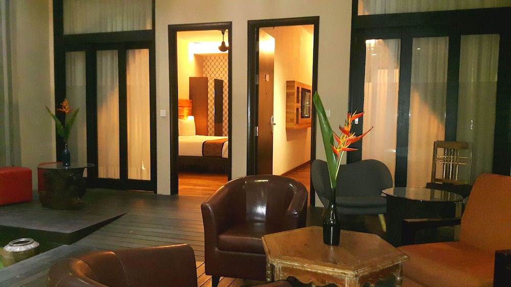 The Ranee Boutique Suites 43/74