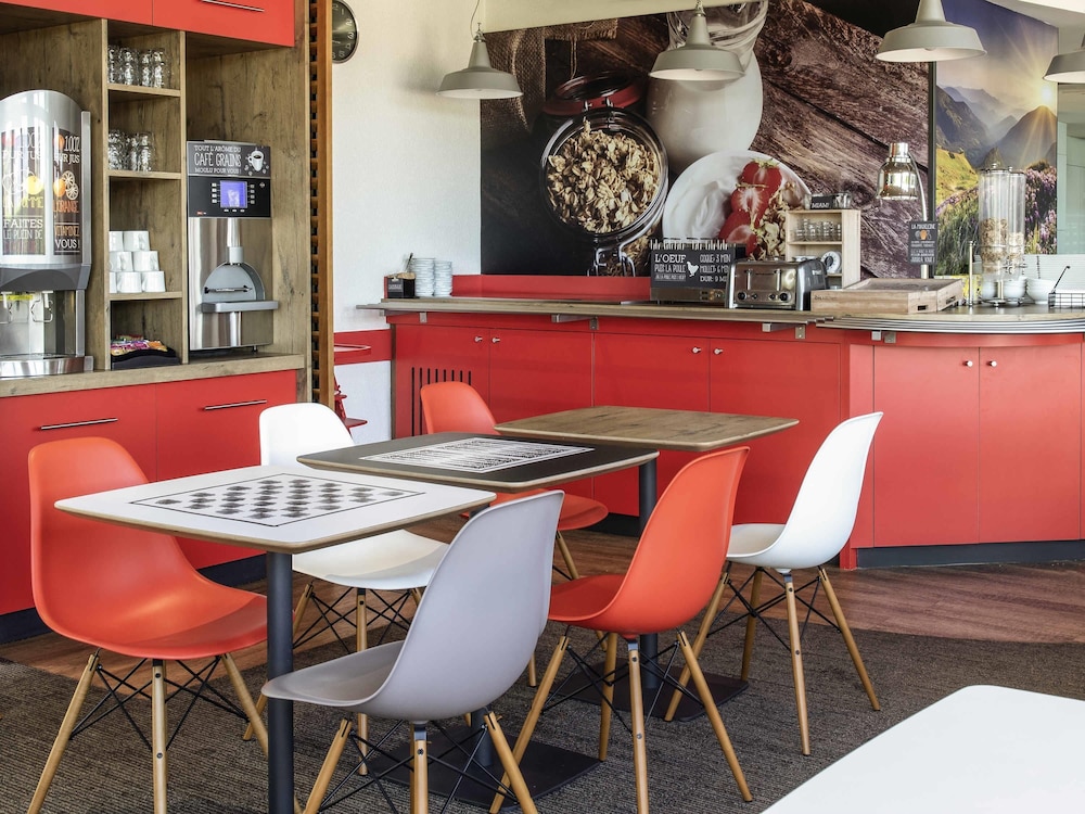 Ibis Issoire 44/57