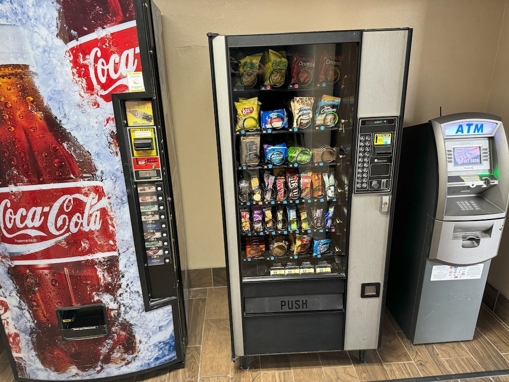 Super 8 by Wyndham Winfield/Quail Ridge Area 8/26