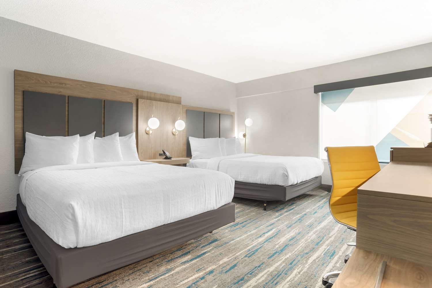 Room, 2 Queen Beds, Bathtub, Accessible