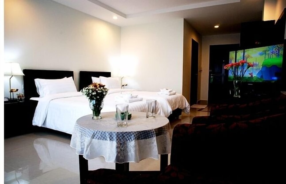 Soi 2 inn Pattaya 9/12