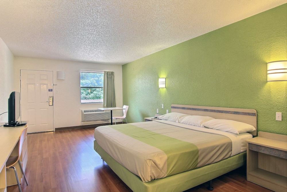 STANDARD, KING BED