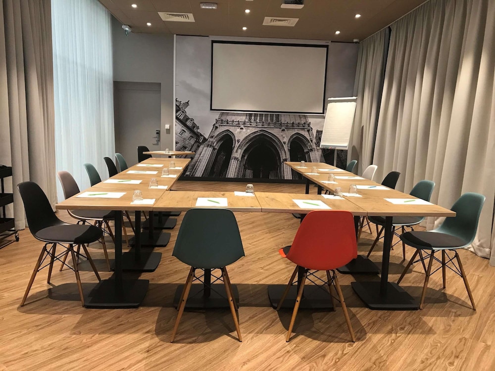 Ibis Dijon Centre Clemenceau 63/74