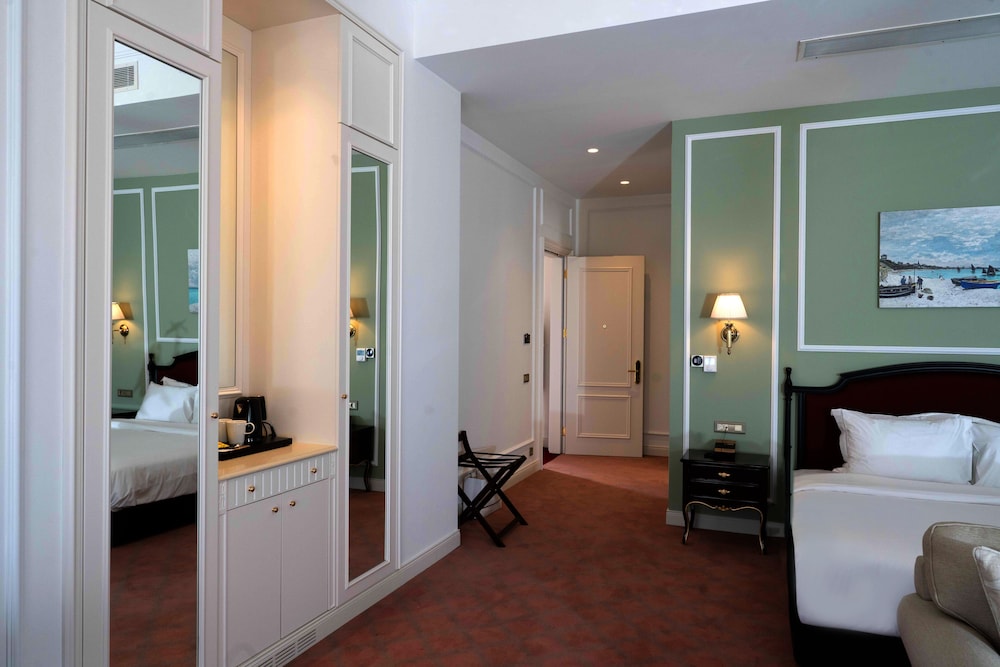 ANIM Boutique Hotel 9/37