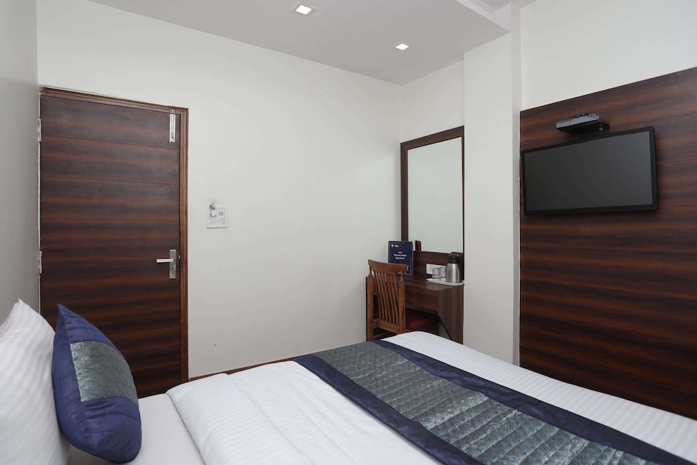 Oyo 12519 Hotel Sun Palace 12/15