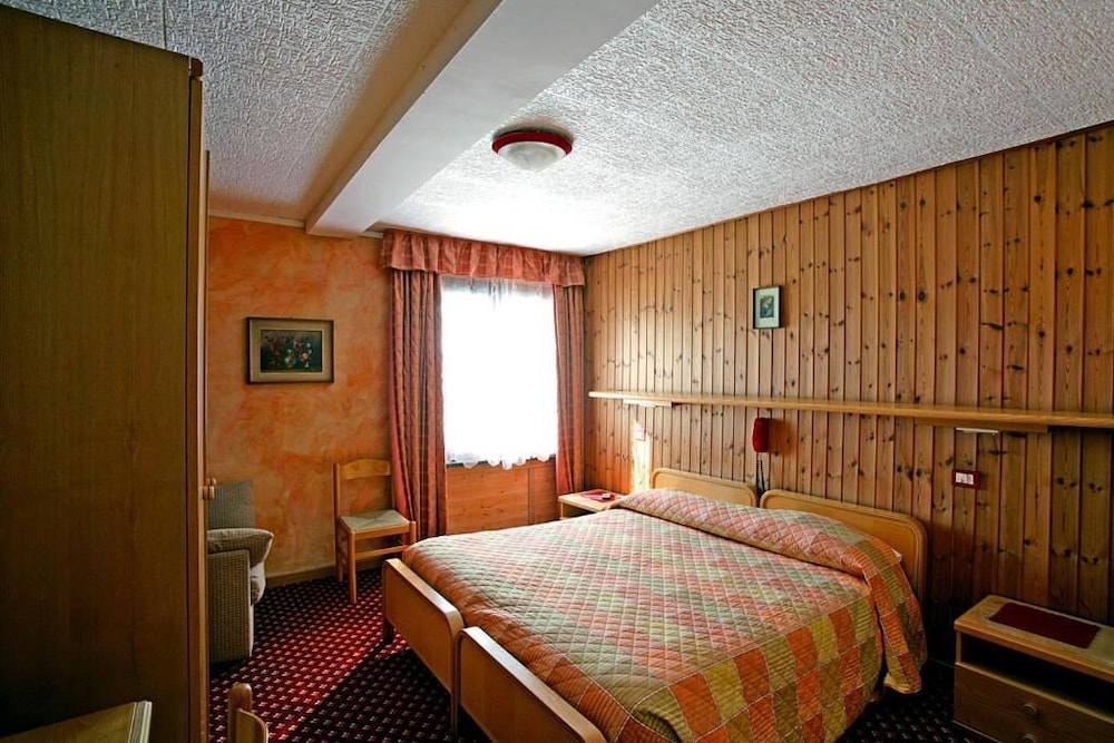 Hotel Lac Bleu 29/48