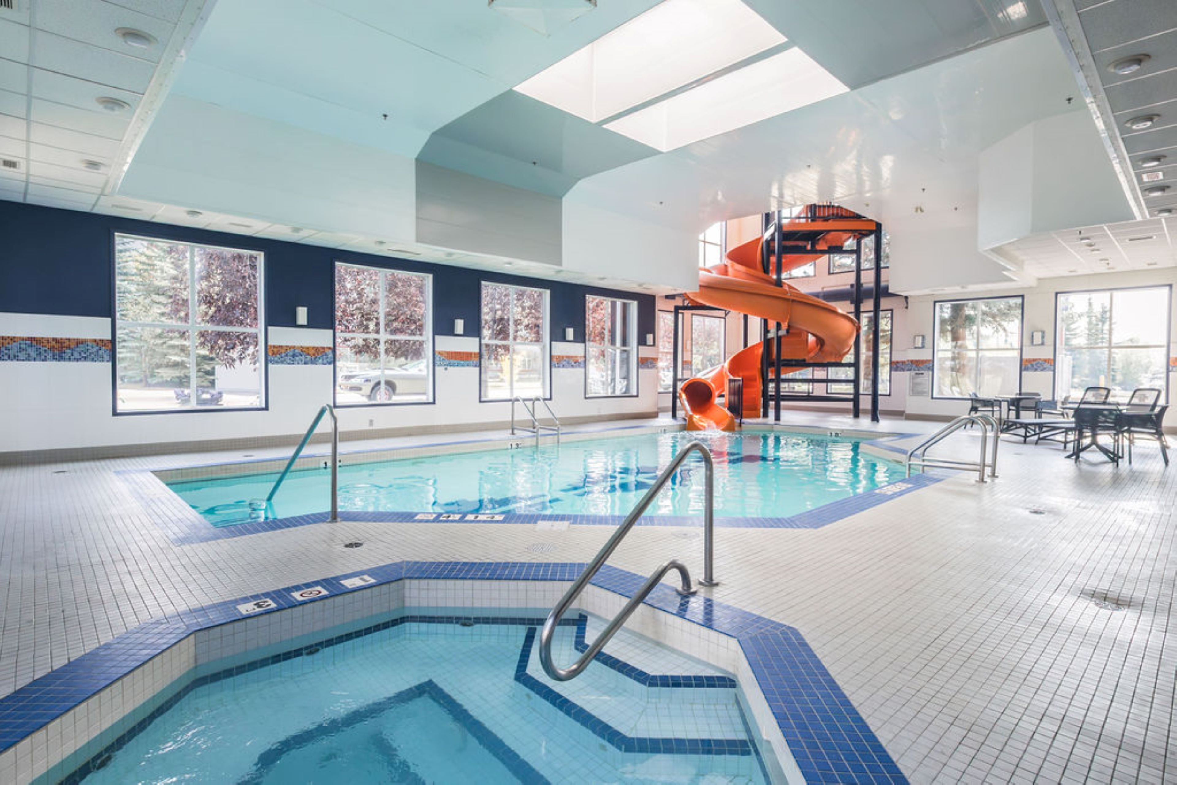Holiday Inn Express Hotel Suites Calgary South Macleod Trail S 41/73