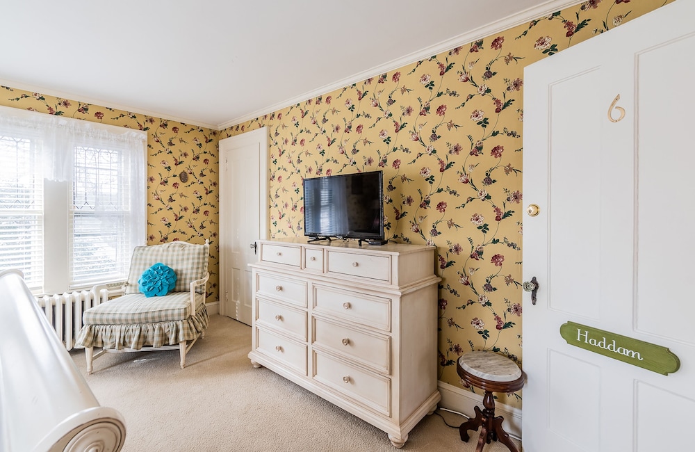 Westbrook Inn Bed and Breakfast 38/74