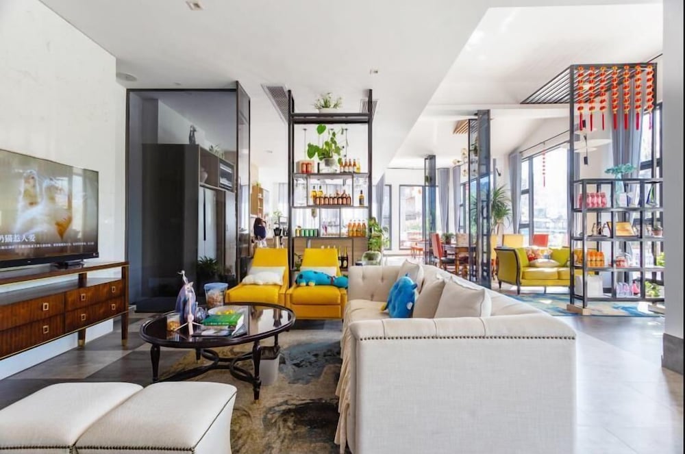 Z-Up Boutique Hotel 31/50