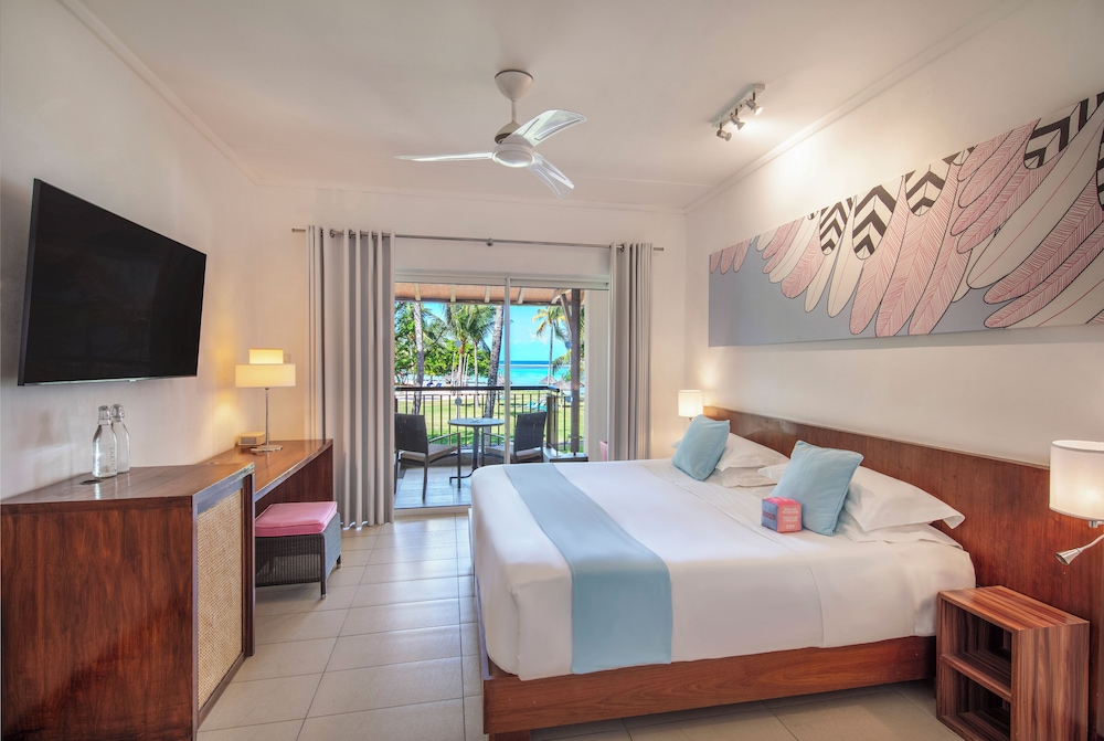 OCEAN, SUPERIOR, QUEEN BED