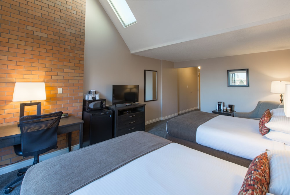 Embassy Inn 23/46
