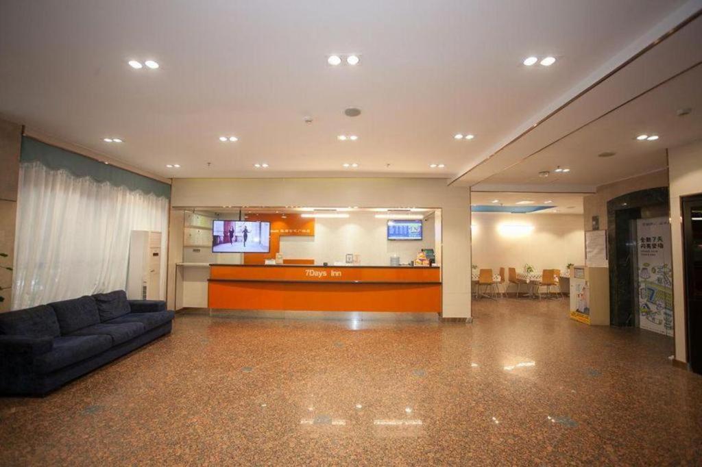7 Days Inn (Foshan Zumiao Metro Station, Weiguo Road) 9/50