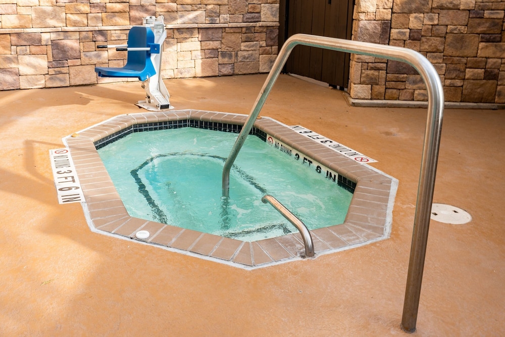 Fairfield Inn Suites San Antonio Downtown Alamo Plaza 31/50