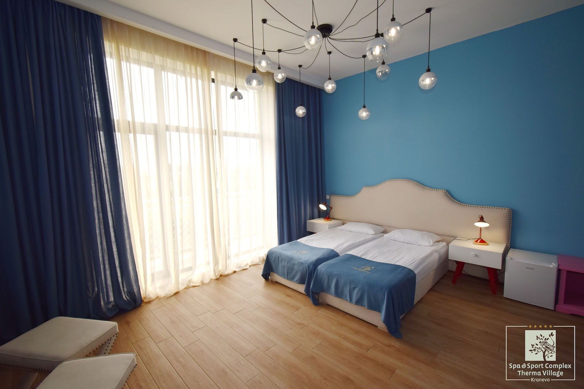 Theme, Apartment, Murphy and Twin Beds, Queen Bed