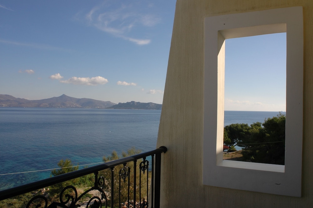 Dionysos Hotel Agistri 43/50