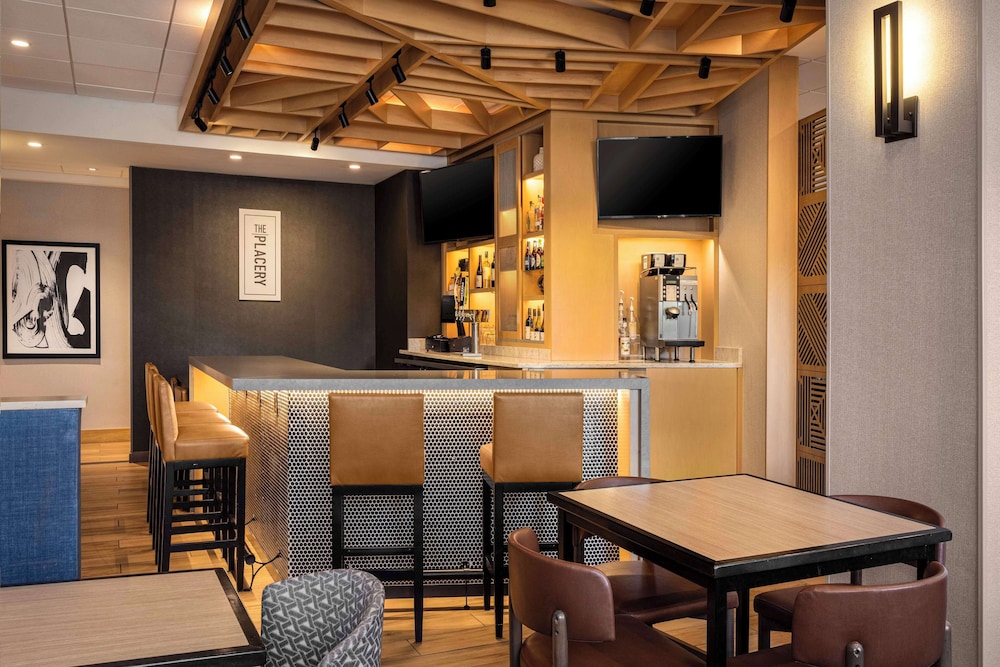 Hyatt Place Indianapolis Airport 42/65