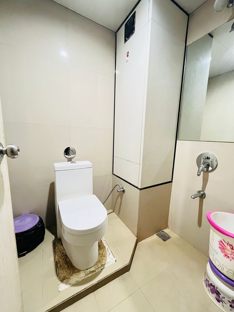 Hotel Madni Royale 50/50
