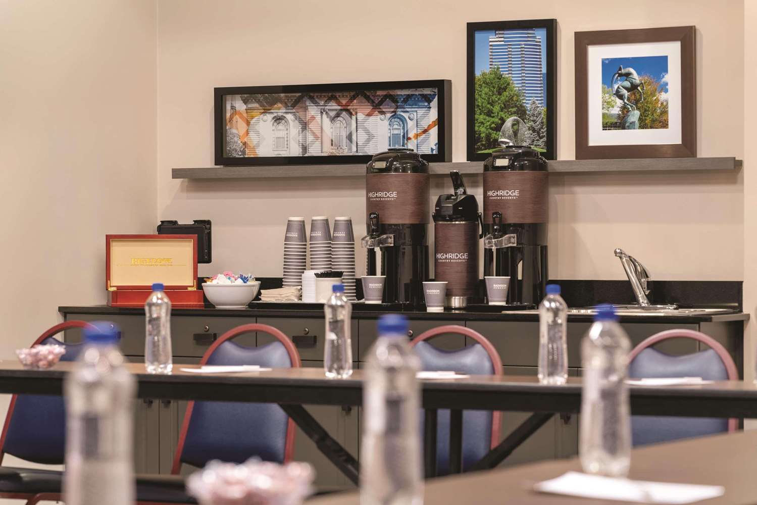 Country Inn & Suites By Radisson Grand Rapids East Mi 39/46