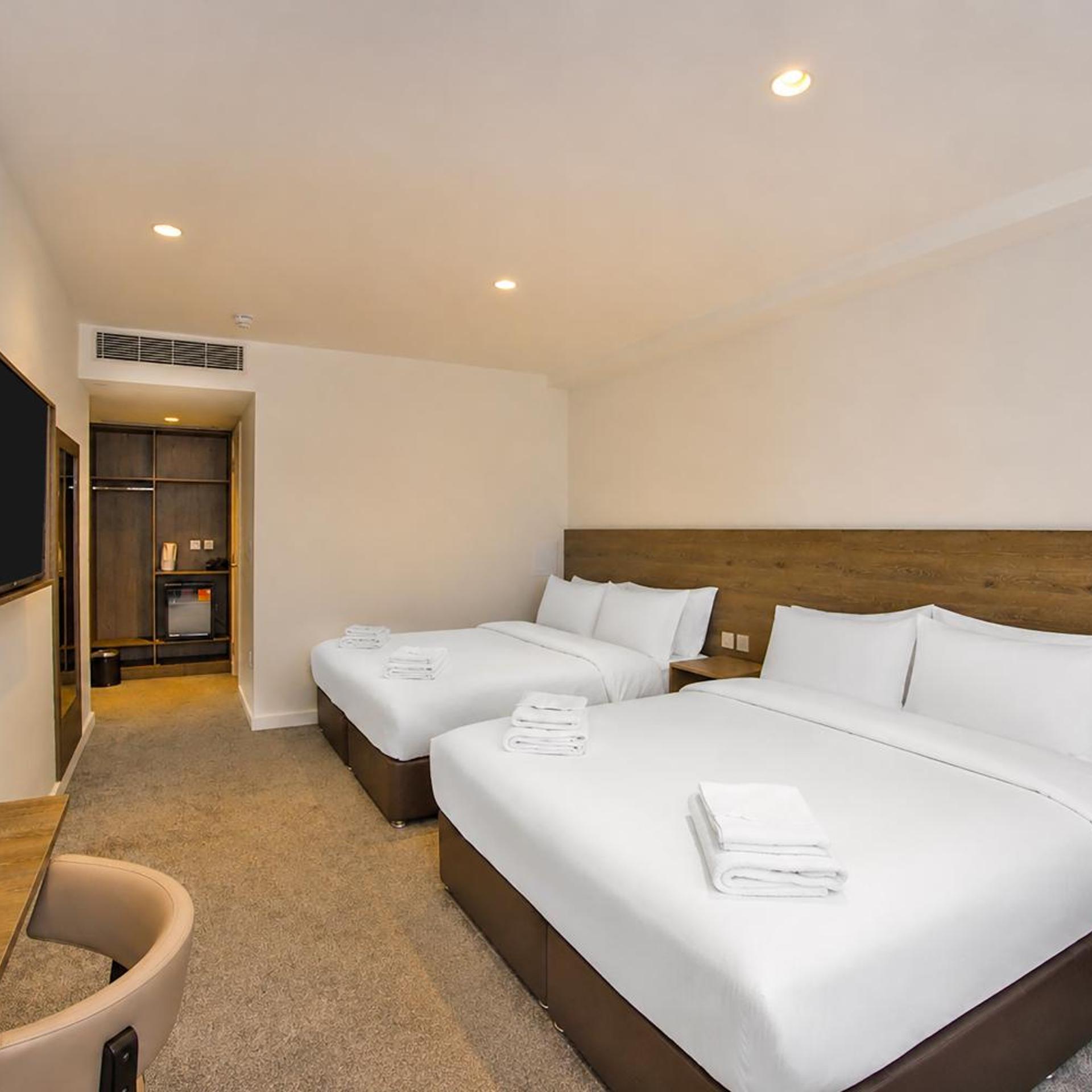 OYO The Manor Park Hotel 26/55