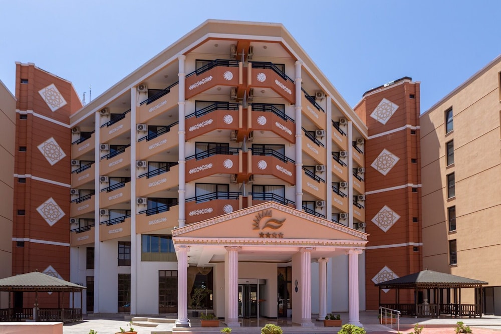 The Holiday Resort 6/54