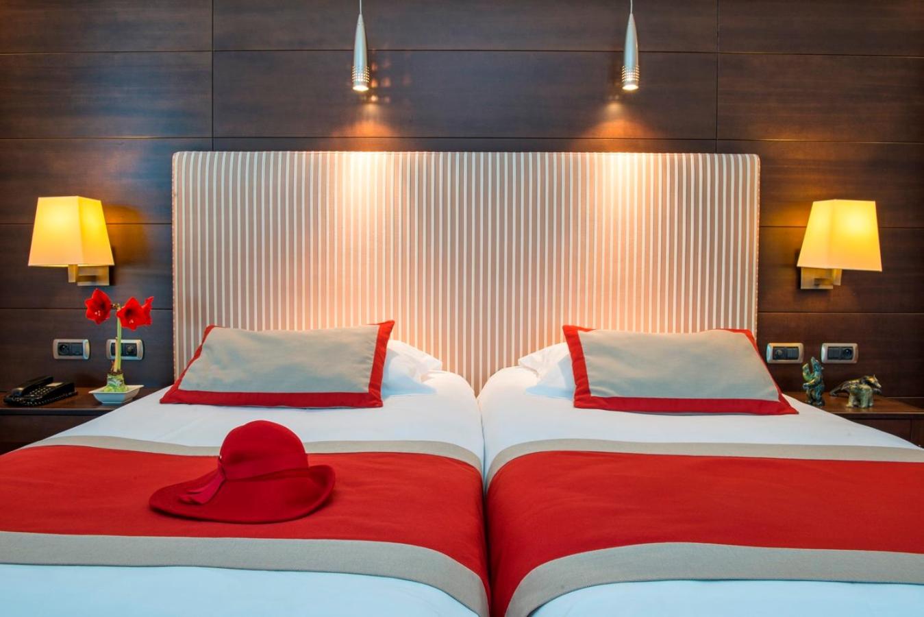 Comfort, Double or Twin Bed