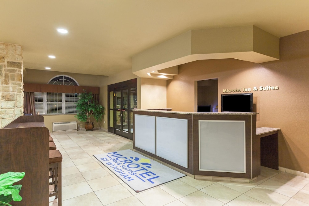 Microtel Inn & Suites by Wyndham Searcy 6/50