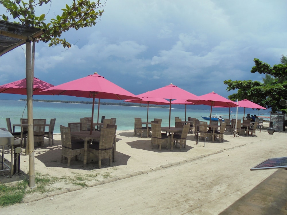 Meno Mojo Beach Resort 27/43