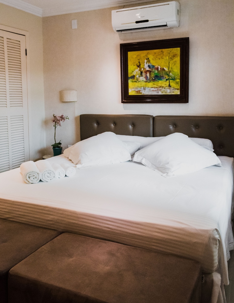 Lemes Hotel 10/50