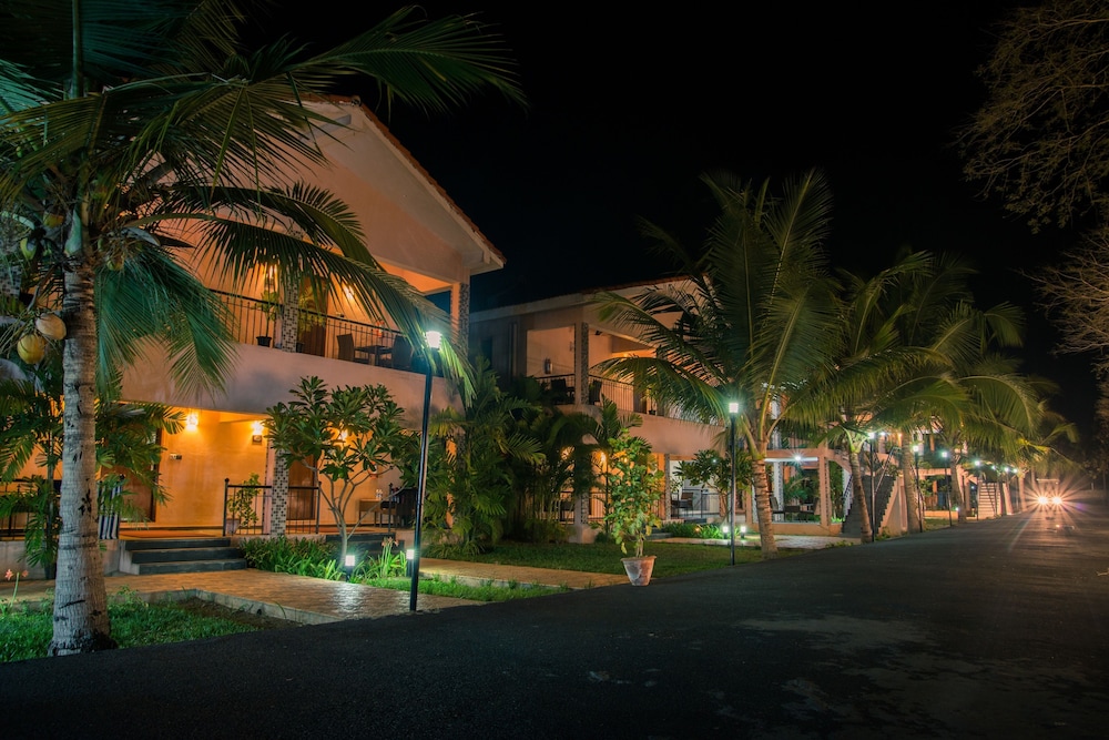 ESTHELL VILLAGE RESORT 1/48