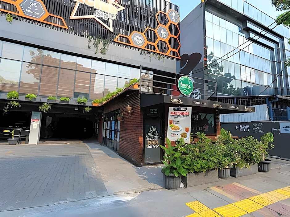 Sans Hotel Roxy Jakarta 54/60