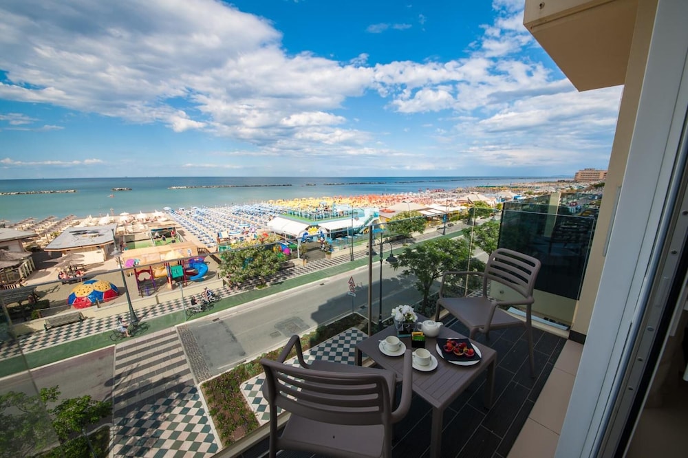 Vista Mare Hotel 56/62