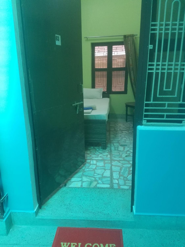 Baba Guest House 18/58