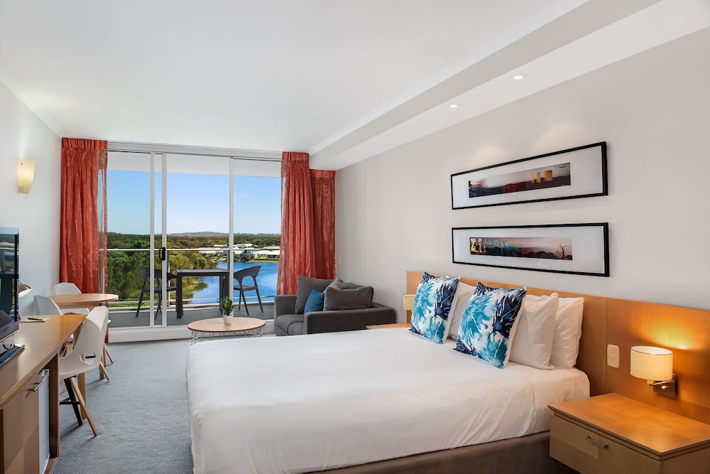 Pelican Waters Resort 20/68
