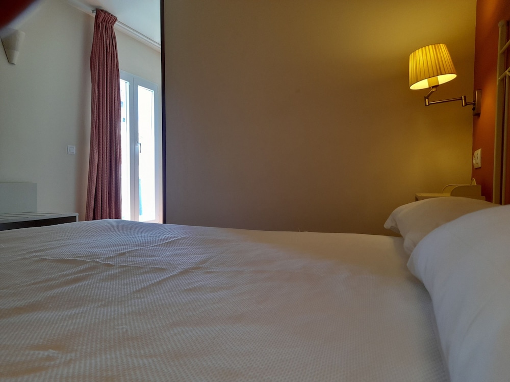 SUPERIOR, DOUBLE BED, CITY VIEW, TERRACE
