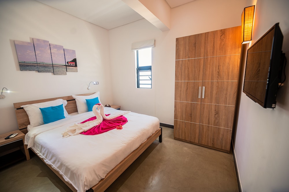 Toparadis Guest House 6/36