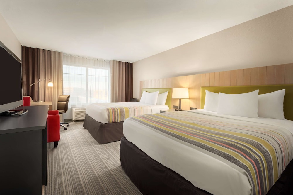 Country Inn & Suites by Radisson, Middleton - Madison West 10/38