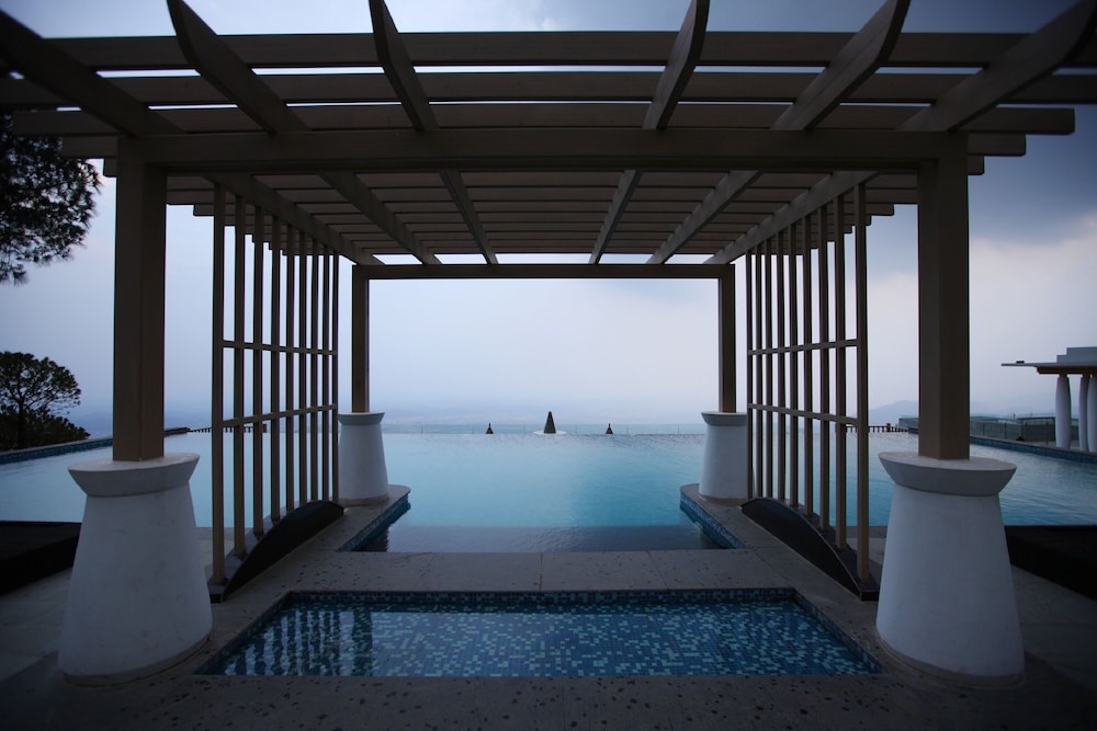 Moksha Himalaya Spa Resort 14/50