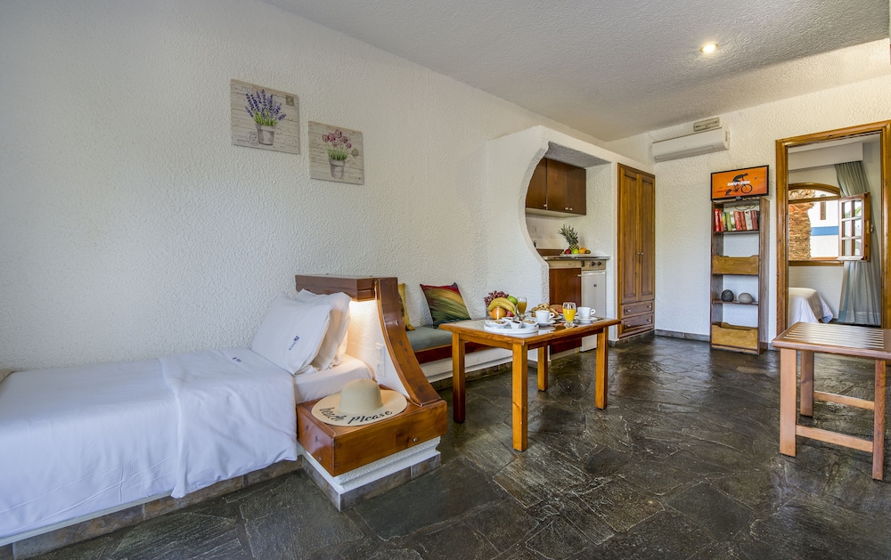 Folia Hotel Apartments 13/50