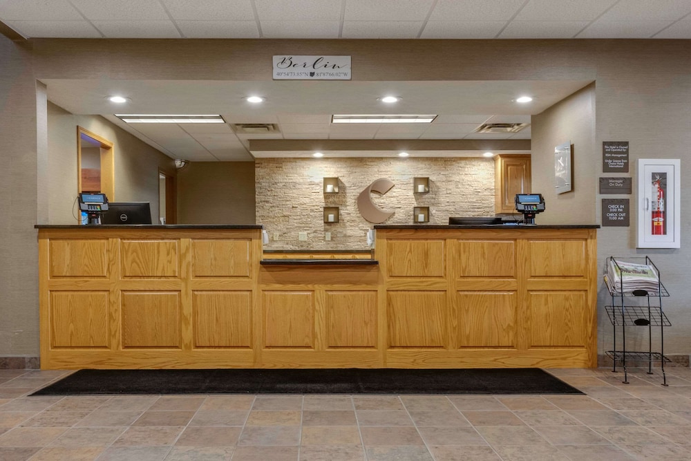 Comfort Suites Hotel and Conference Center, Berlin OH 7/36
